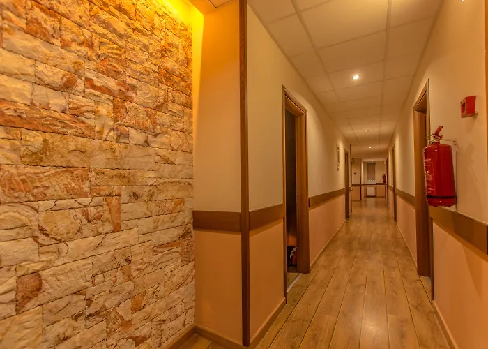 Steni 2* Στενή Δίρφυος